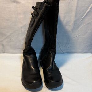 Keen Black Heeled Boots for Women